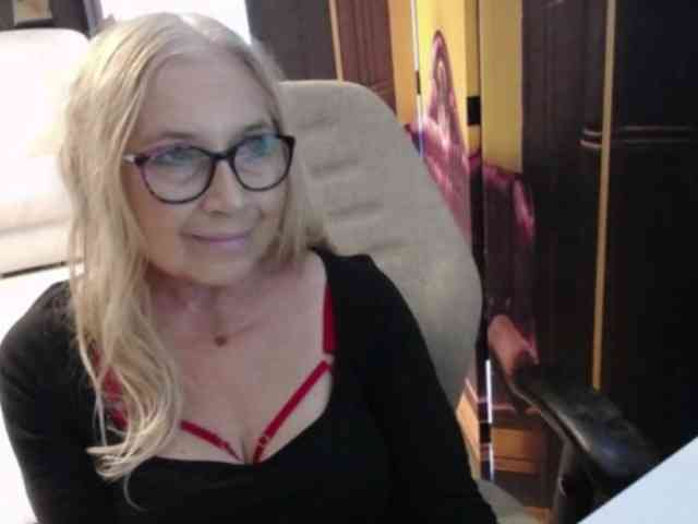 Model: BlondeSofia