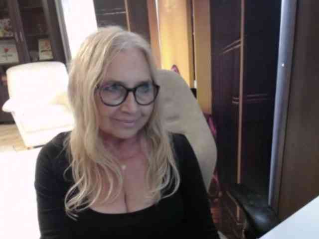 Model: BlondeSofia