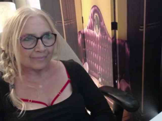 Model: BlondeSofia