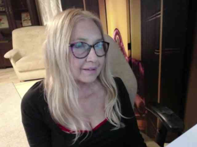 BlondeSofia webcam