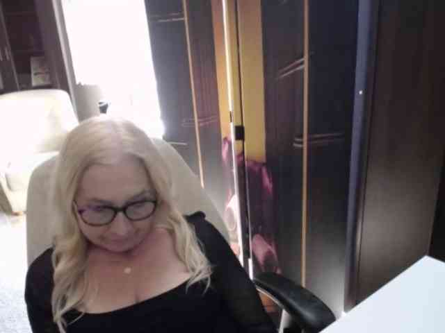 Model: BlondeSofia