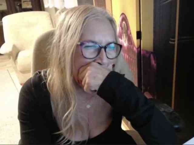 Model: BlondeSofia