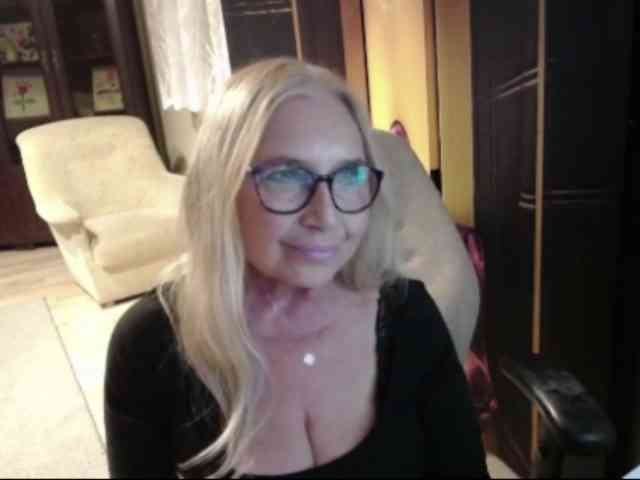 Model: BlondeSofia
