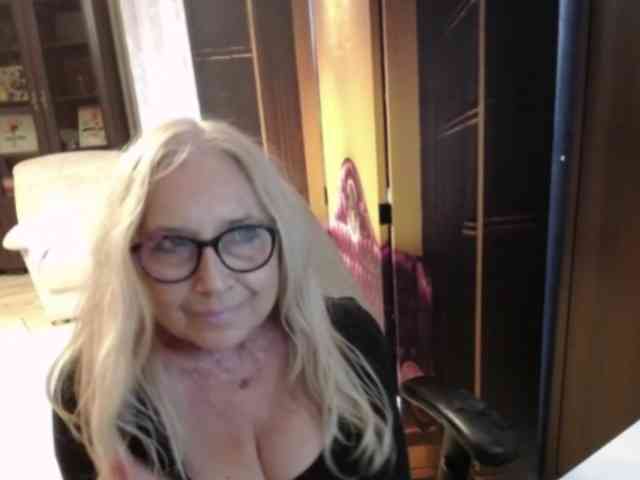 Model: BlondeSofia