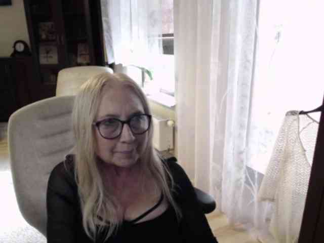 BlondeSofia webcam