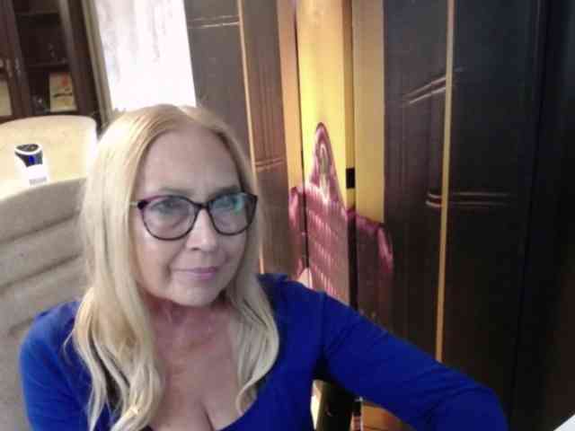 モデル: BlondeSofia