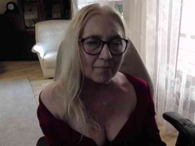 Model: BlondeSofia