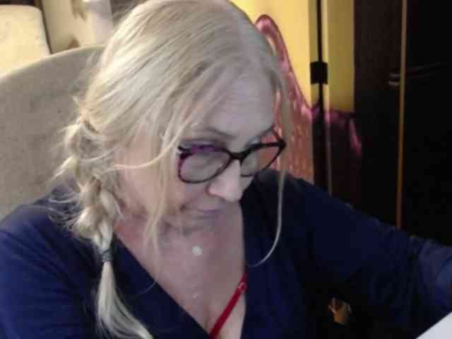 BlondeSofia webcam