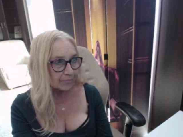 Model: BlondeSofia