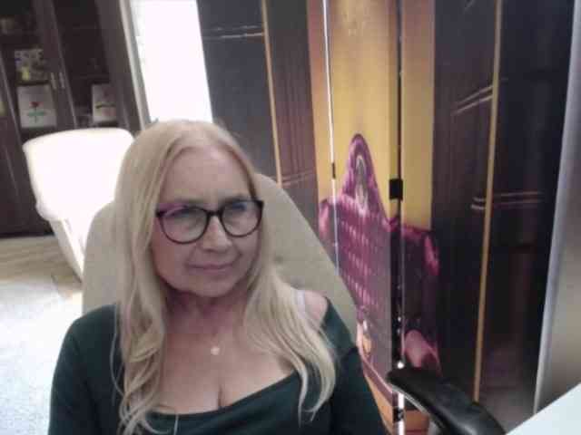 Model: BlondeSofia