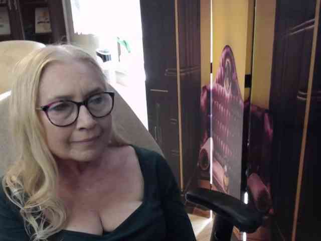 Model: BlondeSofia