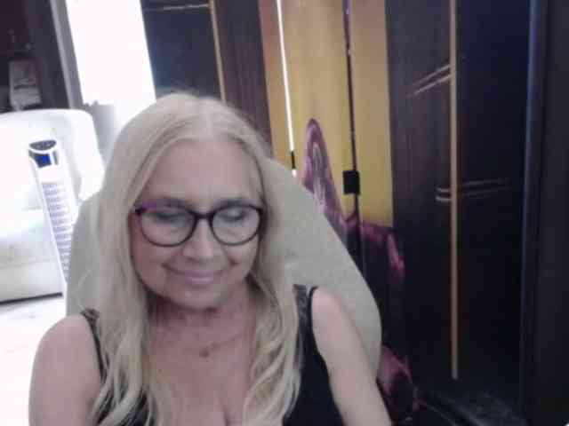 Model: BlondeSofia