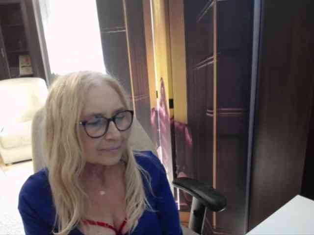 Model: BlondeSofia