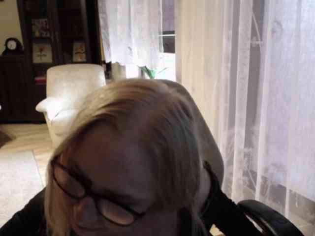 BlondeSofia webcam