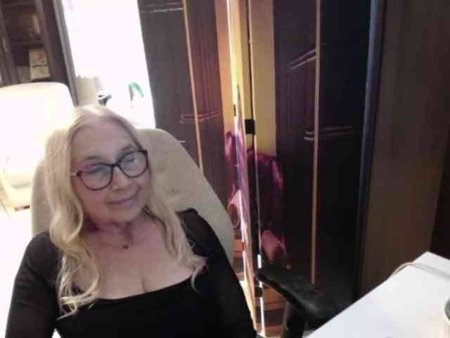 Model: BlondeSofia