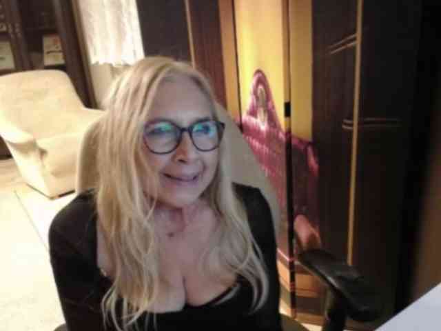 Model: BlondeSofia