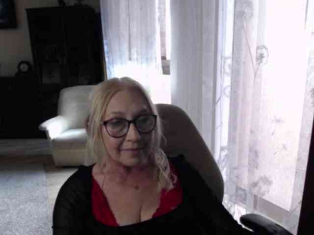 BlondeSofia webcam