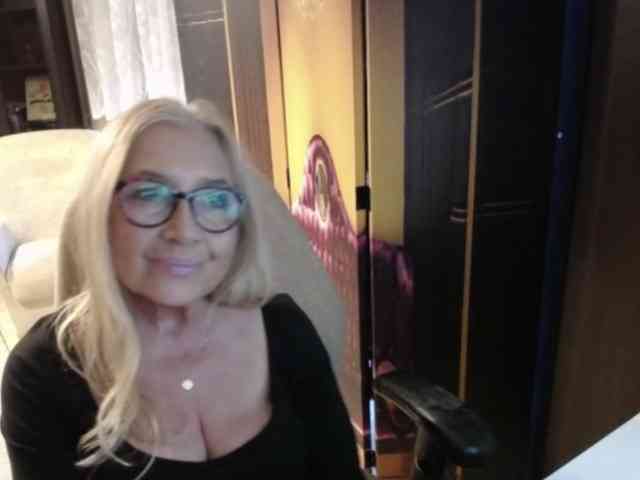 Model: BlondeSofia