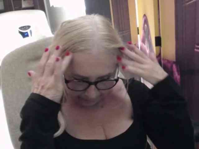 BlondeSofia webcam
