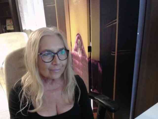 Model: BlondeSofia