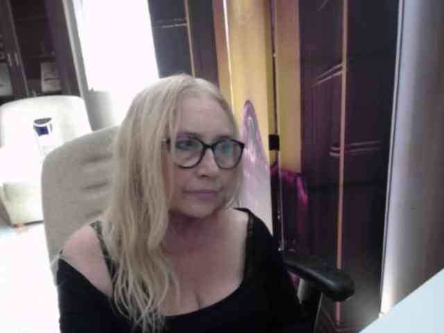 Model: BlondeSofia