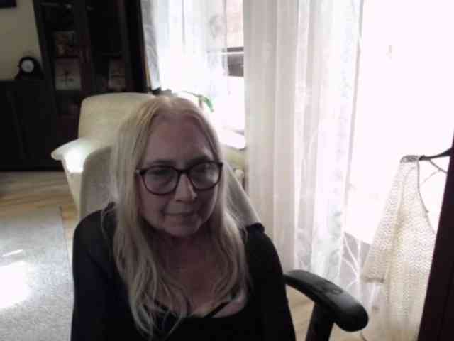BlondeSofia webcam