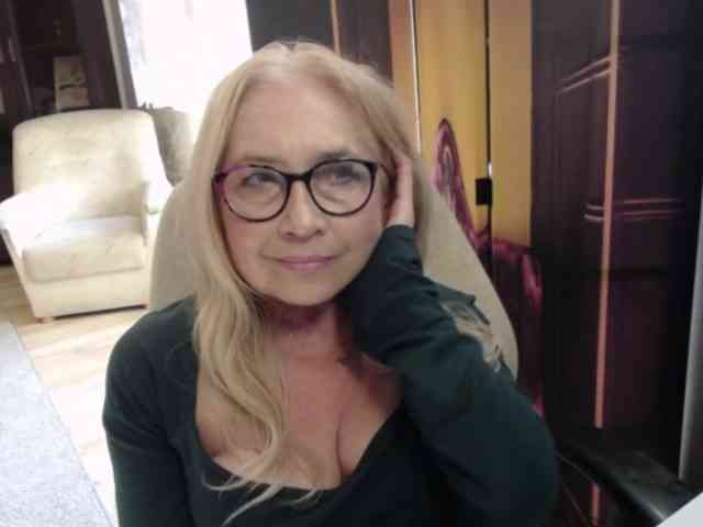 Model: BlondeSofia