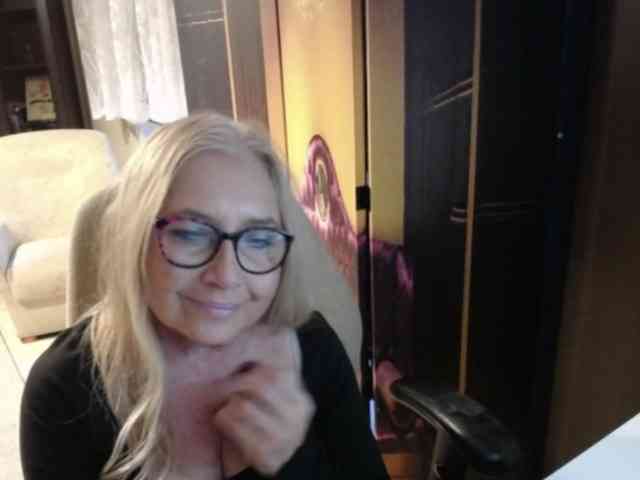 Model: BlondeSofia