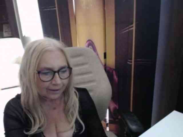 Model: BlondeSofia