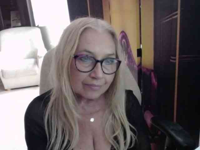 Model: BlondeSofia