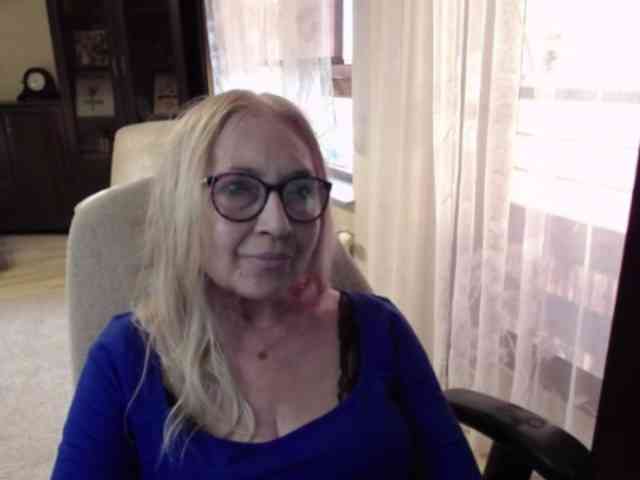 BlondeSofia webcam