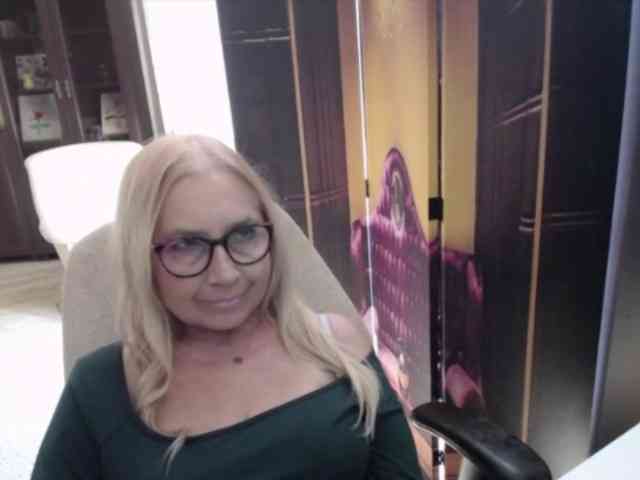 Model: BlondeSofia