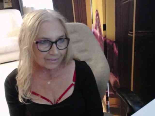 Model: BlondeSofia