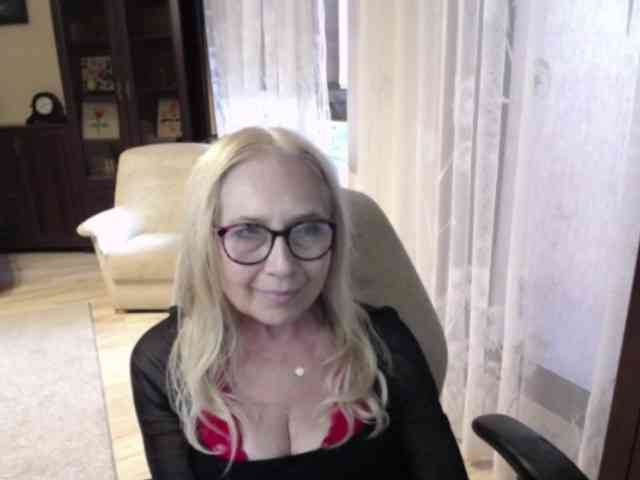 BlondeSofia webcam