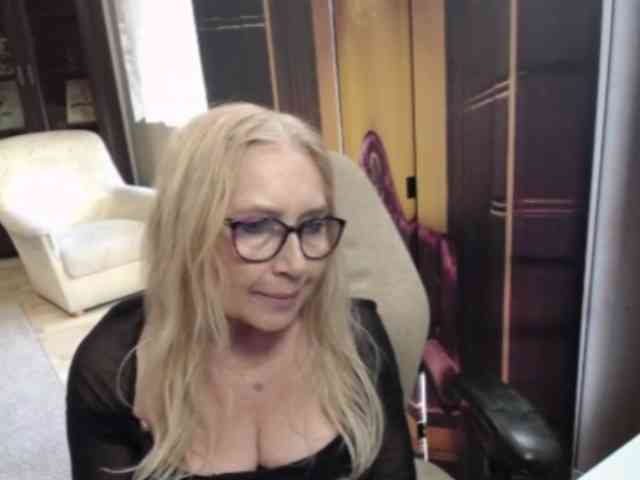 Model: BlondeSofia