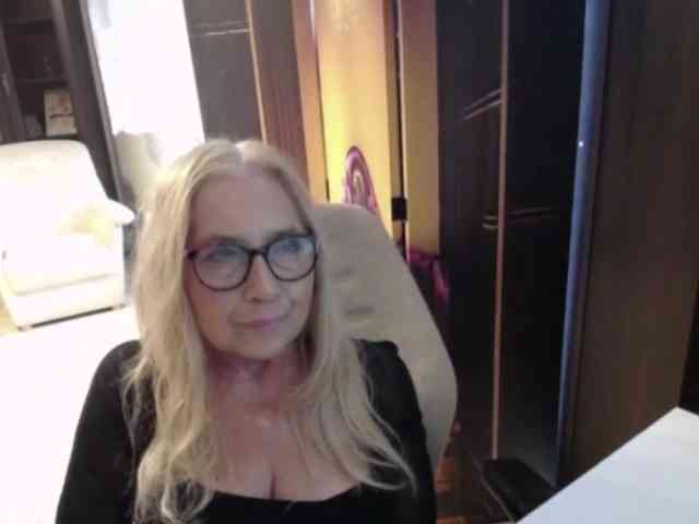 Model: BlondeSofia