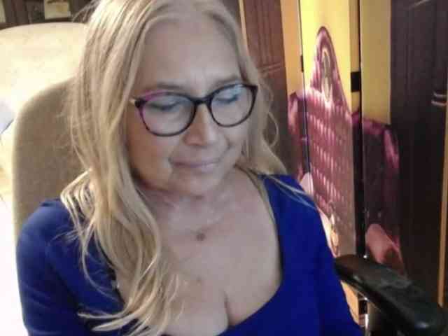 Model: BlondeSofia