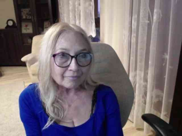 BlondeSofia webcam