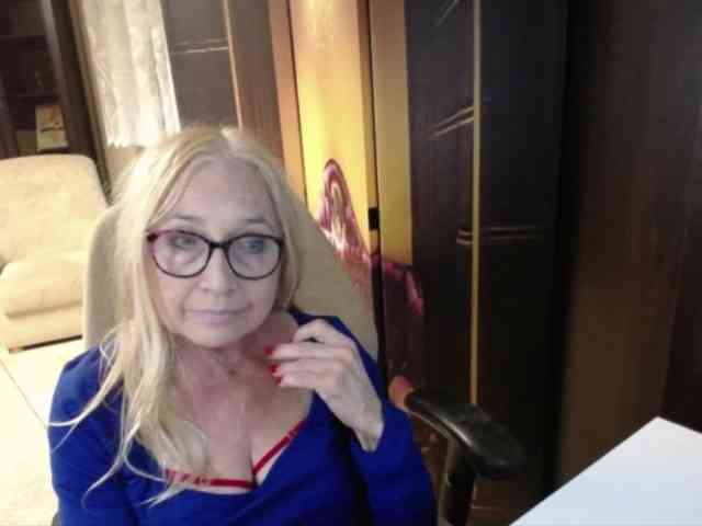 Model: BlondeSofia