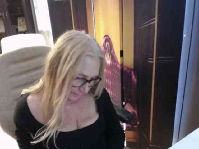 Model: BlondeSofia
