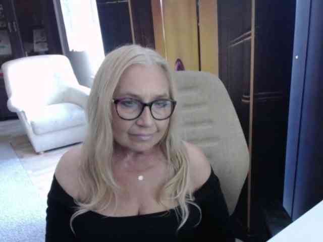 Model: BlondeSofia