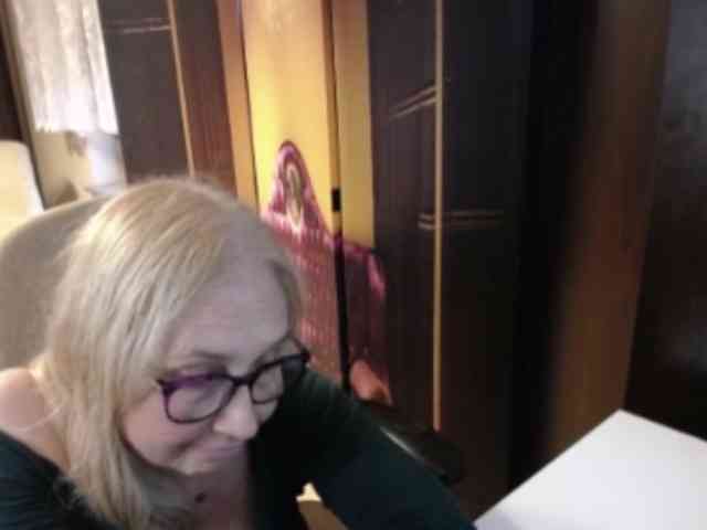 BlondeSofia webcam