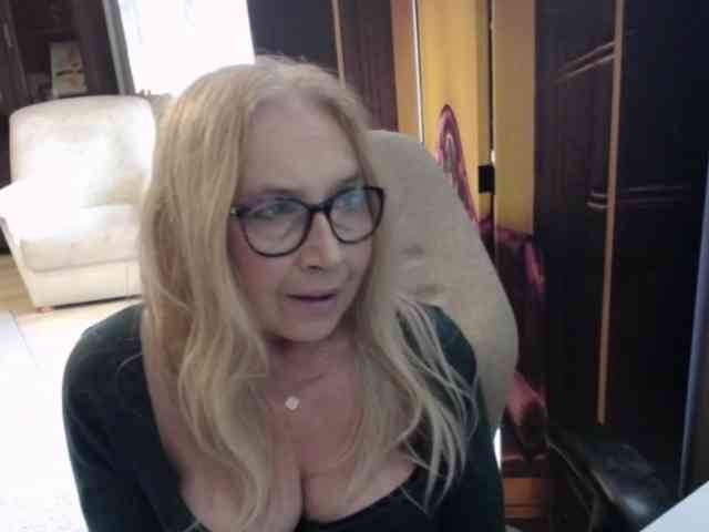 Model: BlondeSofia