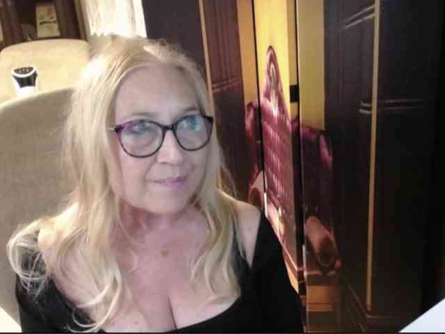 BlondeSofia Sex Cam Show