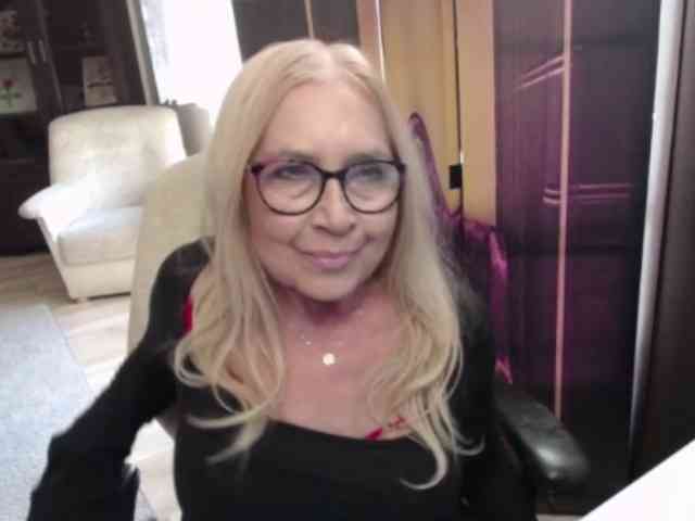 Model: BlondeSofia