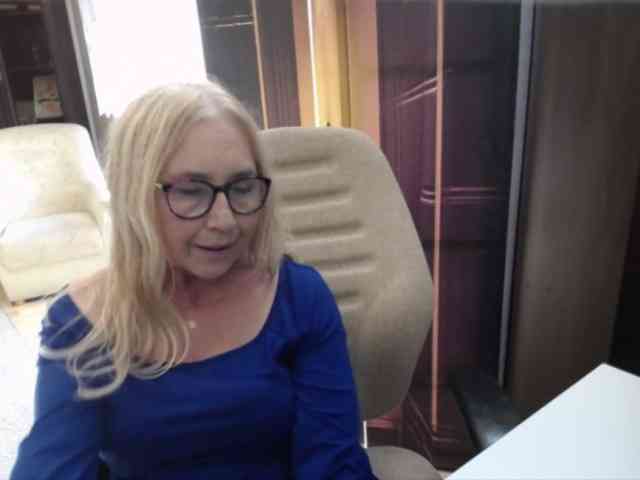 Model: BlondeSofia