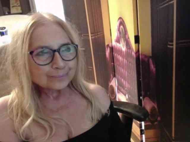 BlondeSofia webcam