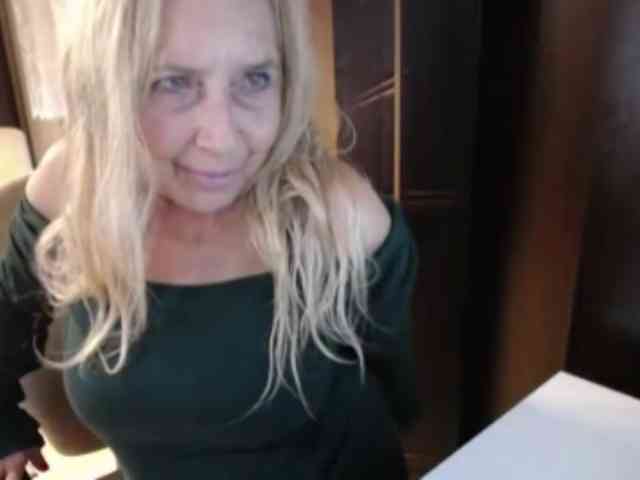 BlondeSofia Live Webcam on BongaCams