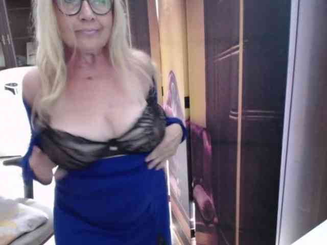 Model: BlondeSofia