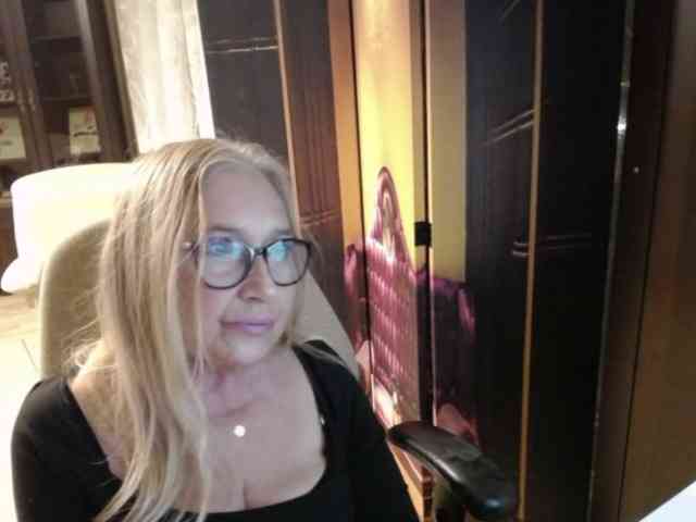 模特: BlondeSofia